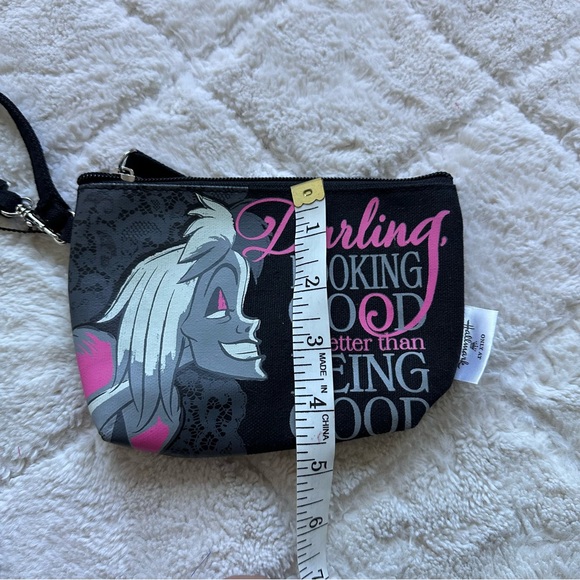 Hallmark X Disney | Darling Looking Good Is Better Than Being Good Makeup Case - Picture 9 of 10